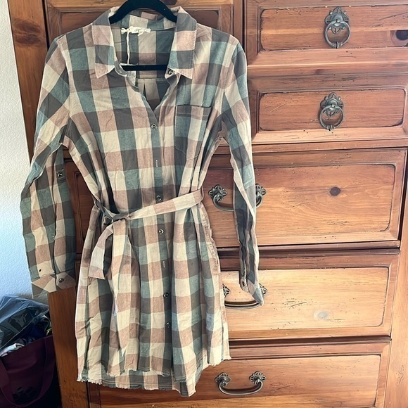 NWT Mystree Women’s Tan And Green Plaid Dress Size Medium - Picture 1 of 8
